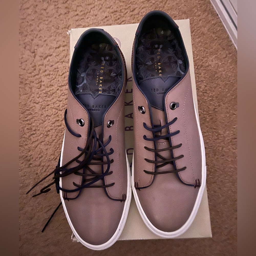 Mens Ted Baker Kiing. Lt brown. Sz 10